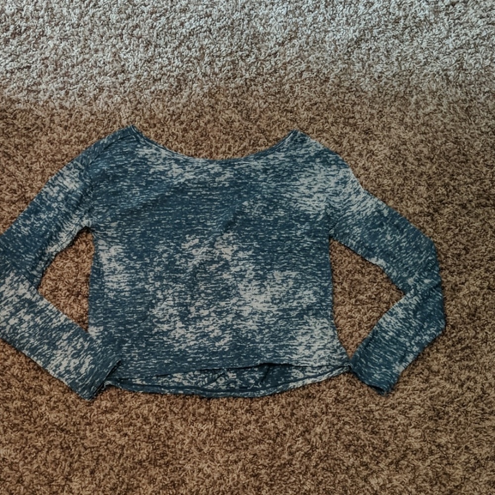 Blue open back long sleeve shirt